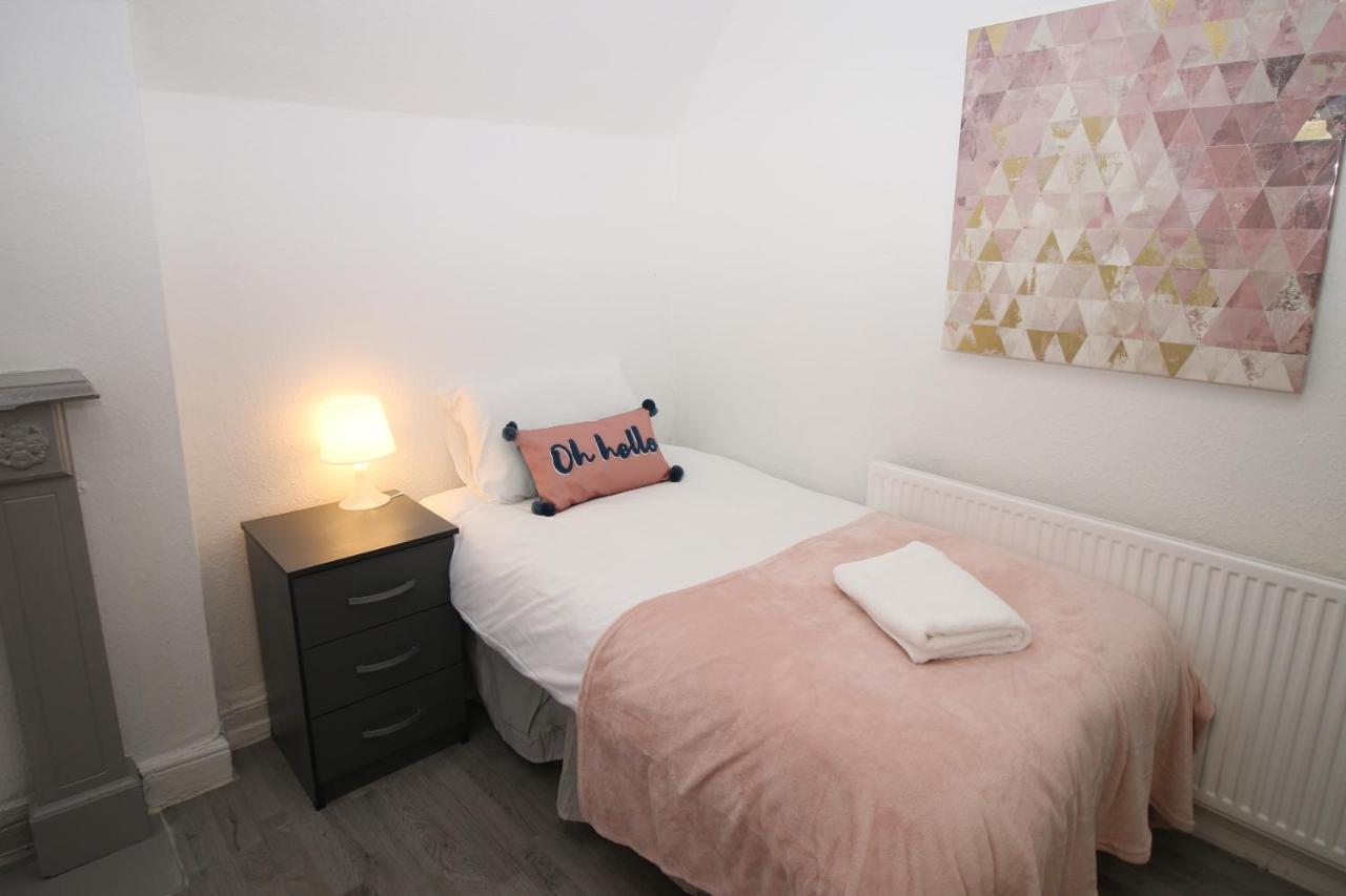 Free Local Parking - Fast Wifi - Sleeps 10 Guests By Property Promise Cardiff Exterior foto