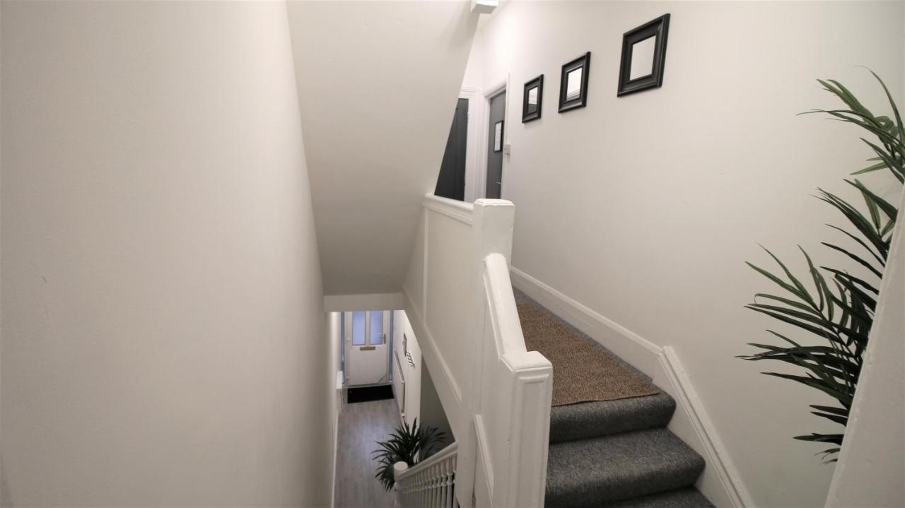 Free Local Parking - Fast Wifi - Sleeps 10 Guests By Property Promise Cardiff Exterior foto