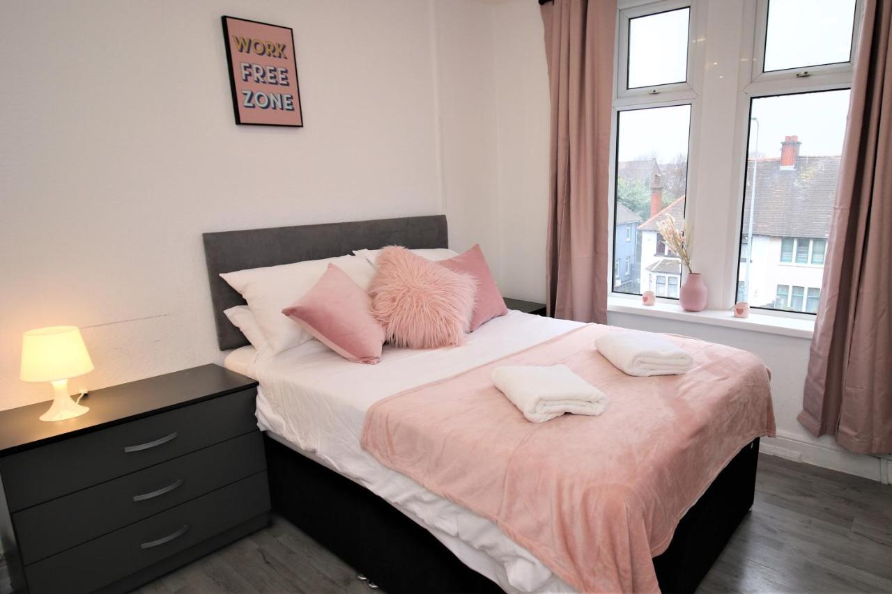 Free Local Parking - Fast Wifi - Sleeps 10 Guests By Property Promise Cardiff Exterior foto